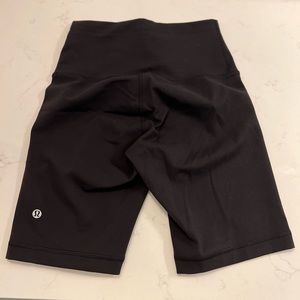 Lululemon Wunder Train Contour Fit High-Rise Short